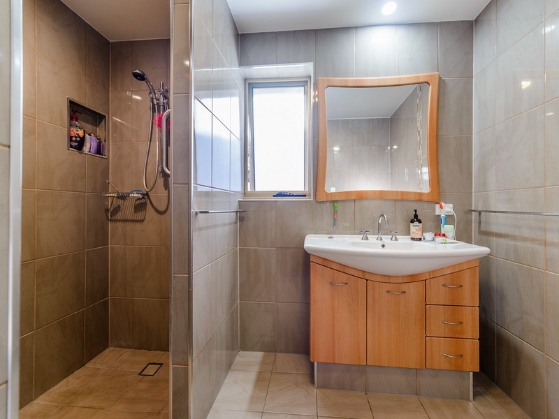 382 Bayview Street, Hollywell QLD 4216