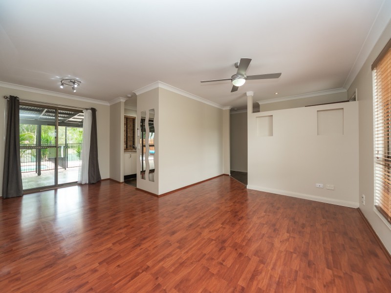 15 Rosedale Place, Helensvale QLD 4212