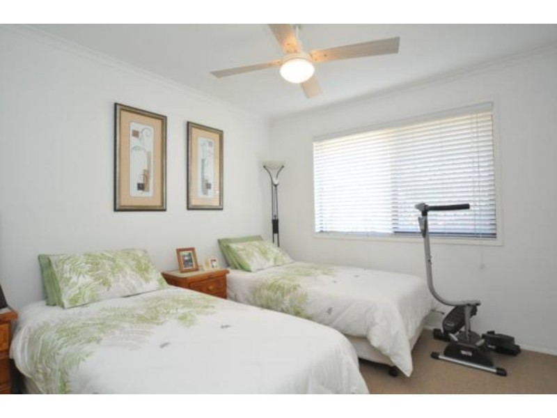 2/116 Little Usher Avenue, Labrador QLD 4215
