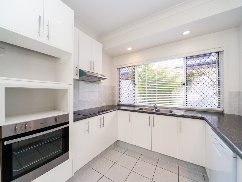 26 Pearson Close, Arundel QLD 4214