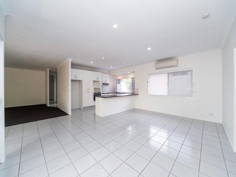 26 Pearson Close, Arundel QLD 4214