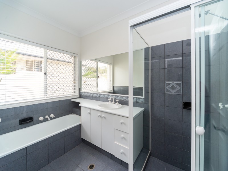 26 Pearson Close, Arundel QLD 4214