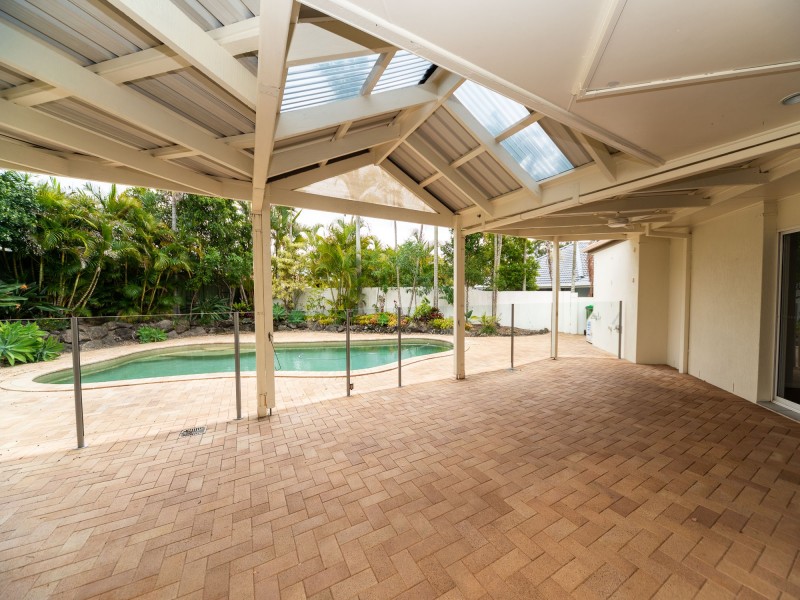 26 Pearson Close, Arundel QLD 4214