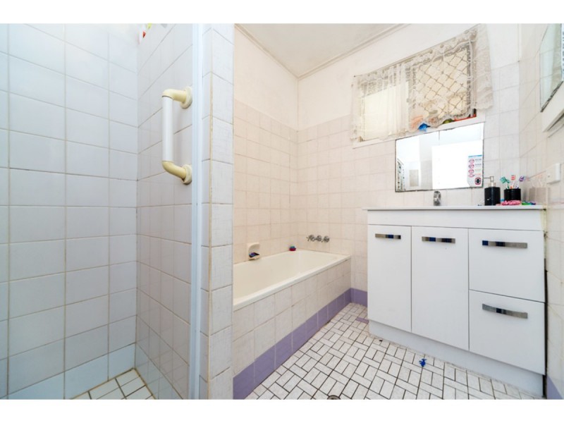 44 Ashgrove Avenue, Runaway Bay QLD 4216