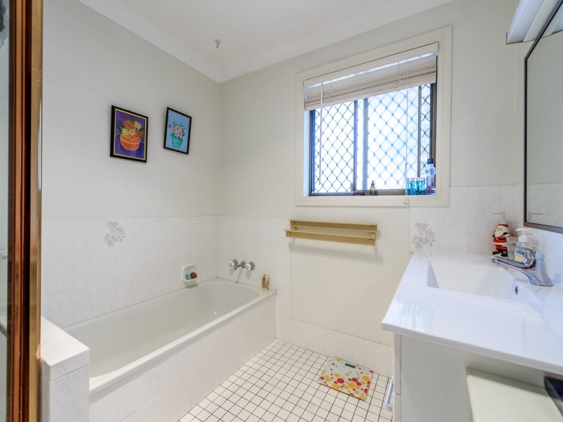 2/14 Maiala Close, Paradise Point QLD 4216
