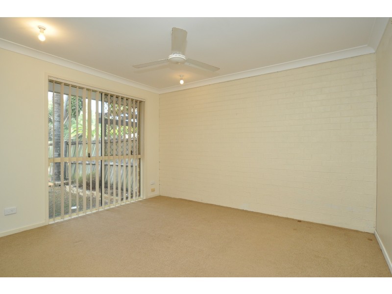 1/5 Jessica Court, Arundel QLD 4214