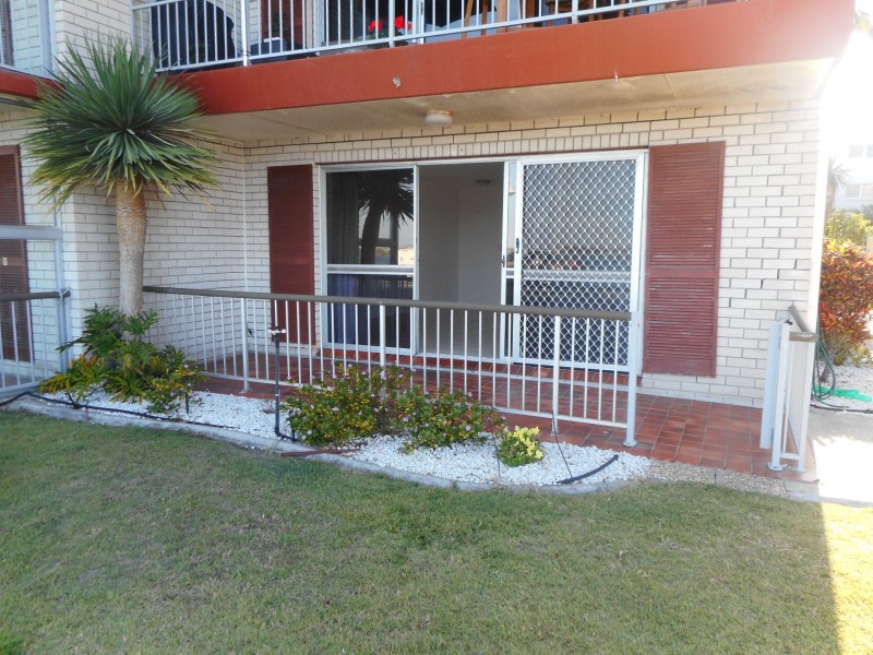 2/288 Marine Parade, Labrador QLD 4215