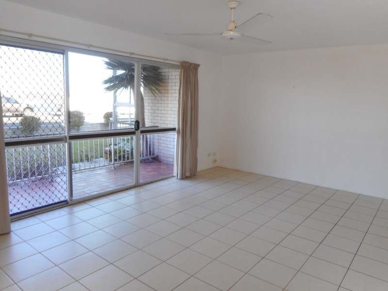 2/288 Marine Parade, Labrador QLD 4215