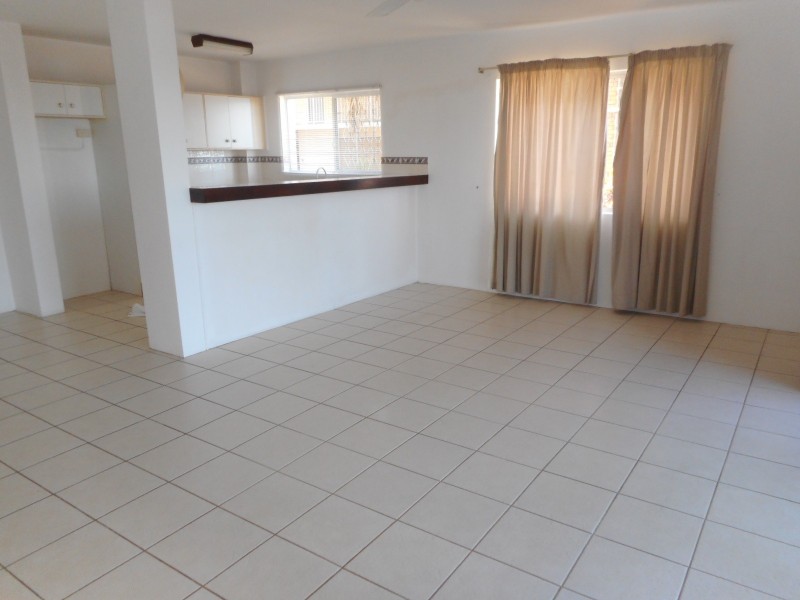 2/288 Marine Parade, Labrador QLD 4215