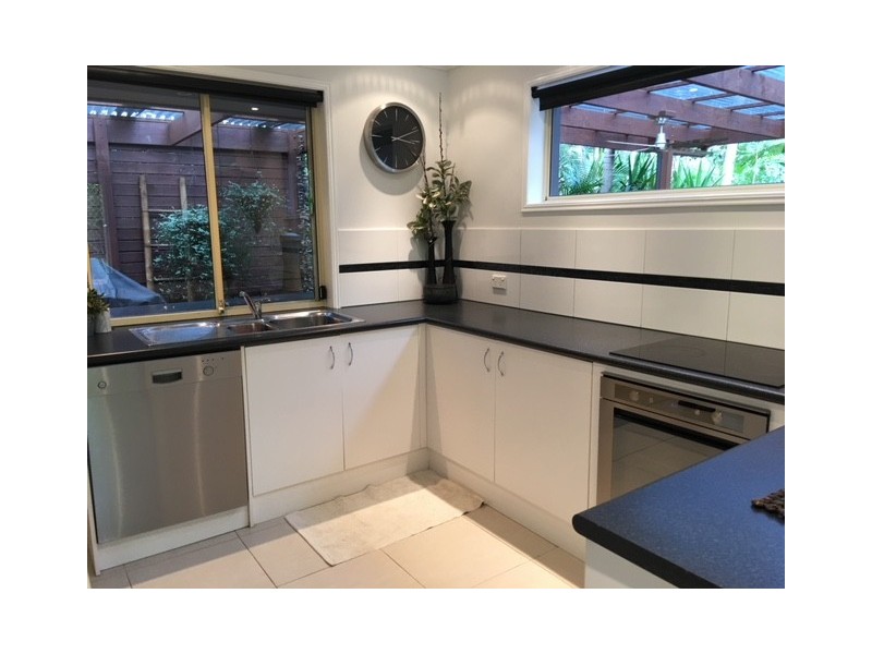 15 Western Way, Oxenford QLD 4210