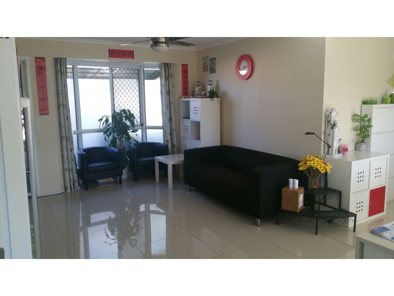 2/112 Little Usher Avenue, Labrador QLD 4215