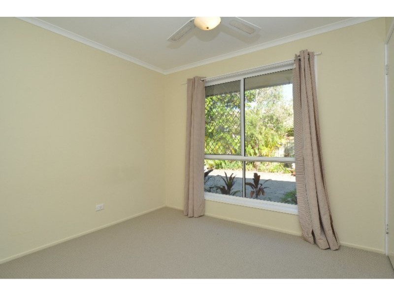 2/112 Little Usher Avenue, Labrador QLD 4215