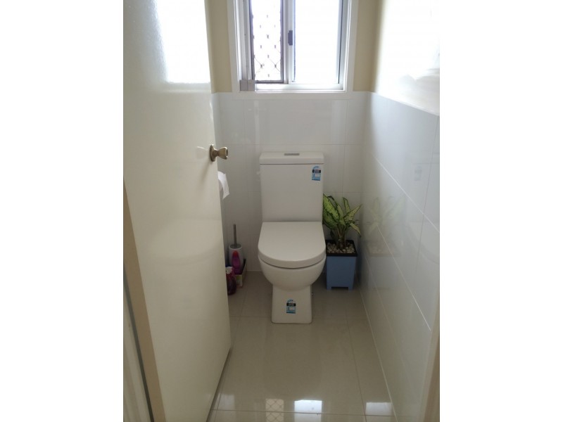 2/112 Little Usher Avenue, Labrador QLD 4215