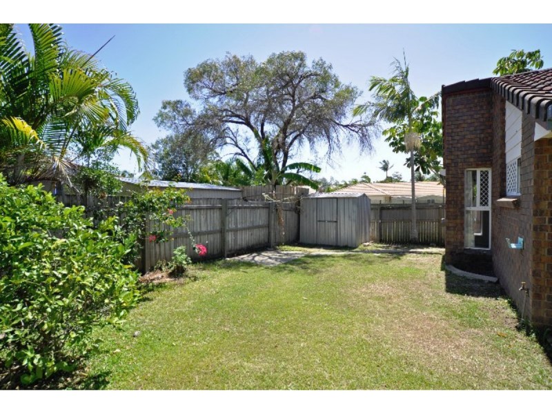 2/112 Little Usher Avenue, Labrador QLD 4215