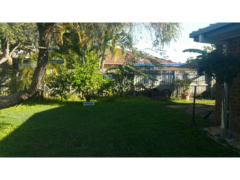 2/112 Little Usher Avenue, Labrador QLD 4215