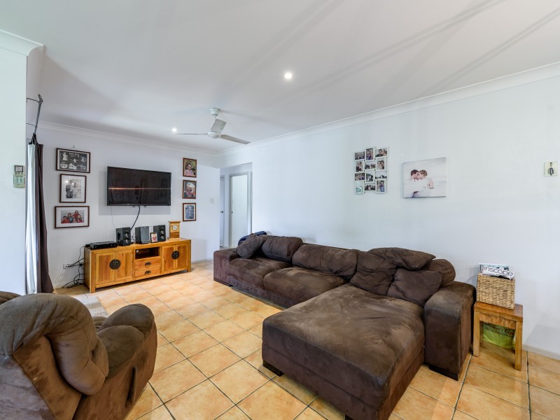11 Maui Crescent, Oxenford QLD 4210