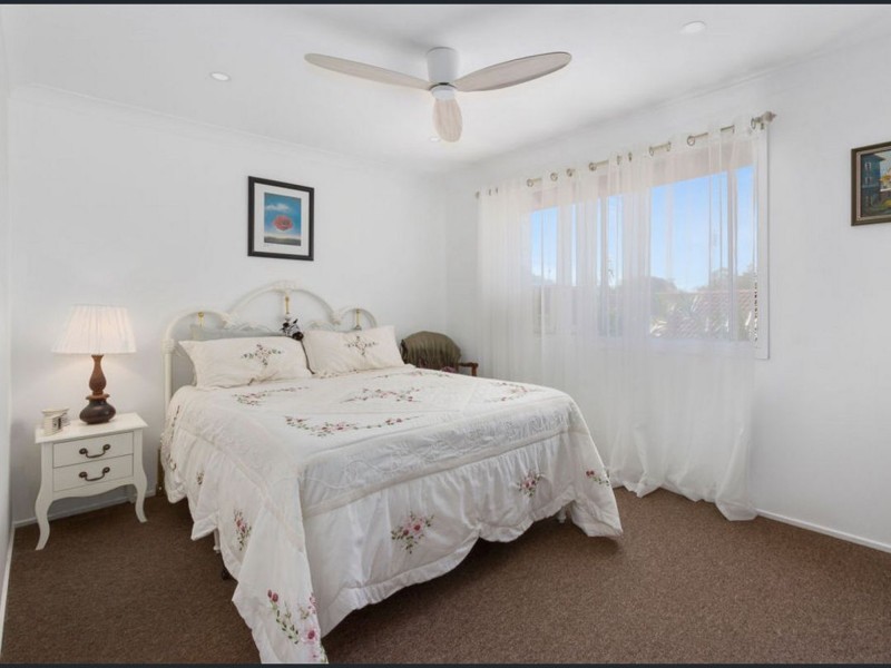 1/17 Eurimbula Court, Paradise Point QLD 4216