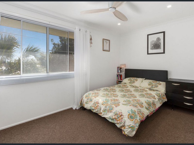 1/17 Eurimbula Court, Paradise Point QLD 4216