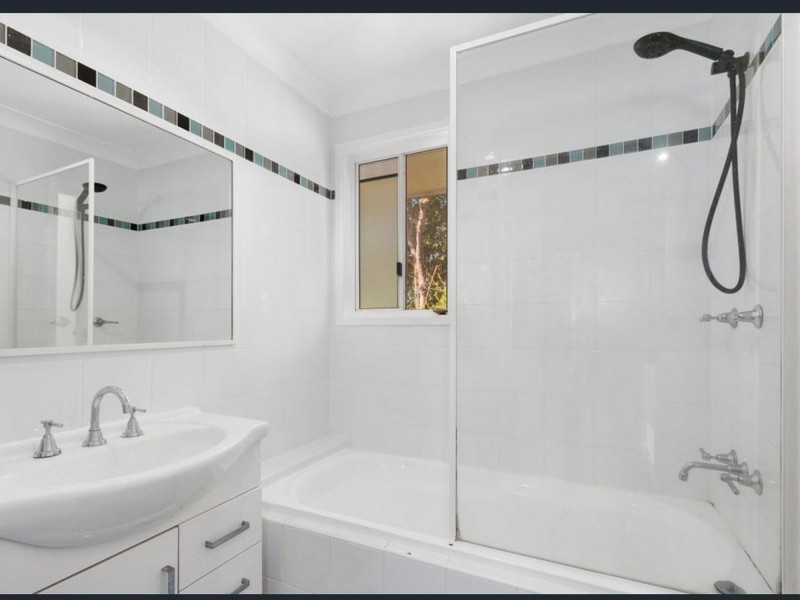 1/17 Eurimbula Court, Paradise Point QLD 4216