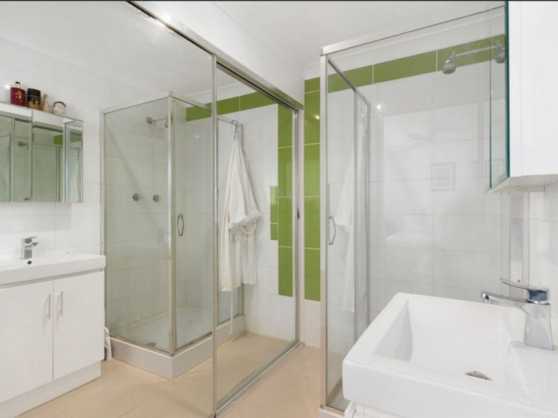 1/17 Eurimbula Court, Paradise Point QLD 4216