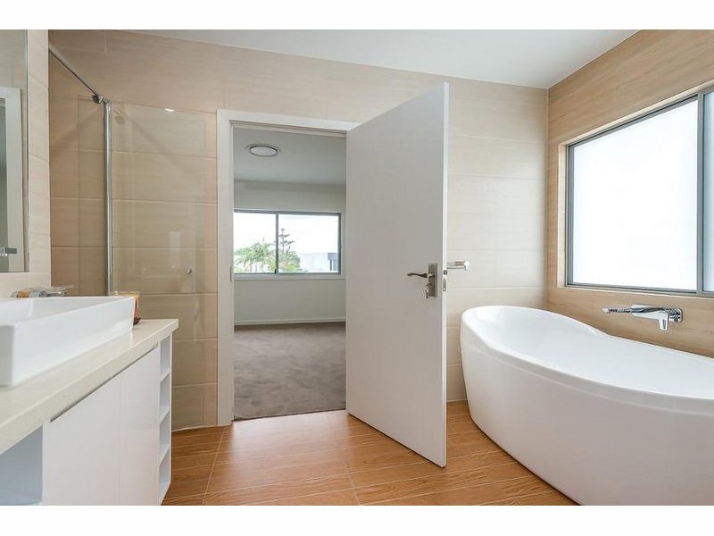 63 Southaven Drive, Helensvale QLD 4212