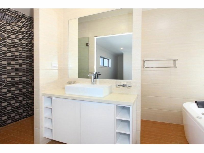 63 Southaven Drive, Helensvale QLD 4212