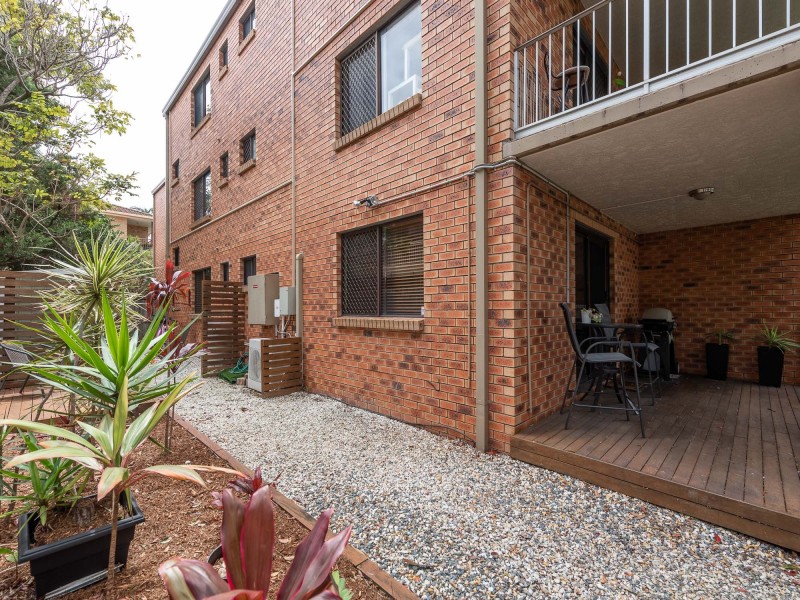 1/16 Madang Crescent, Runaway Bay QLD 4216