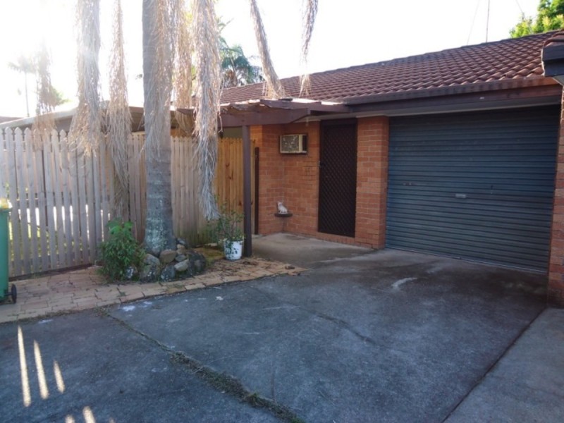 2/3 Elm Court, Labrador QLD 4215