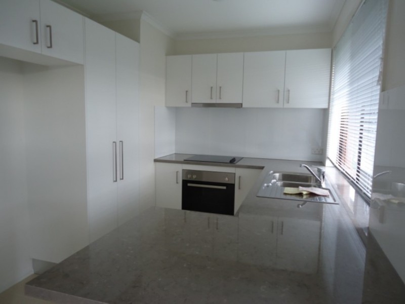 2/3 Elm Court, Labrador QLD 4215