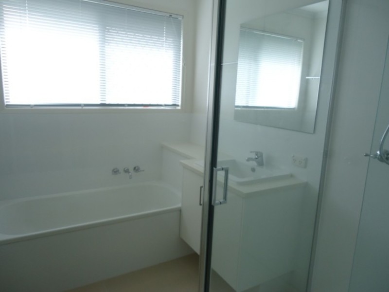 2/3 Elm Court, Labrador QLD 4215