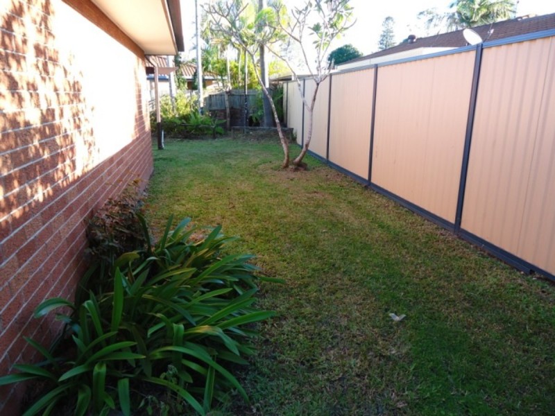 2/3 Elm Court, Labrador QLD 4215