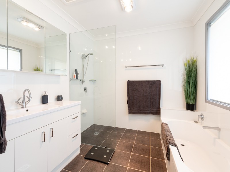 38/469 Pine Ridge Road, Runaway Bay QLD 4216