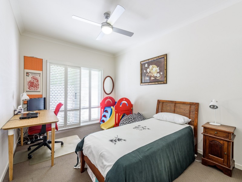 23 Rhodium Crescent, Hope Island QLD 4212