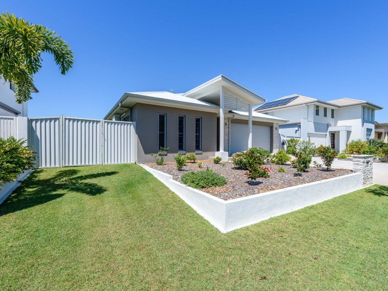 23 Rhodium Crescent, Hope Island QLD 4212