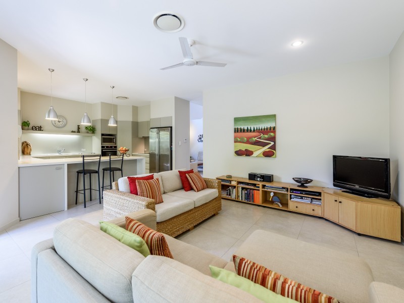 15 Nankeen Avenue, Paradise Point QLD 4216