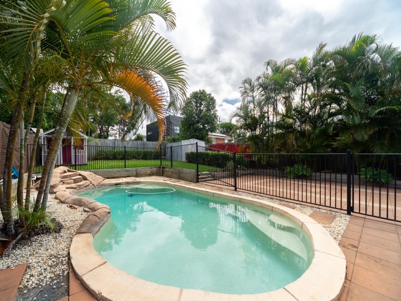74 Central Street, Labrador QLD 4215