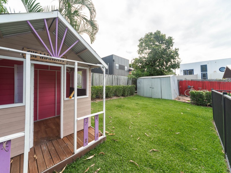 74 Central Street, Labrador QLD 4215
