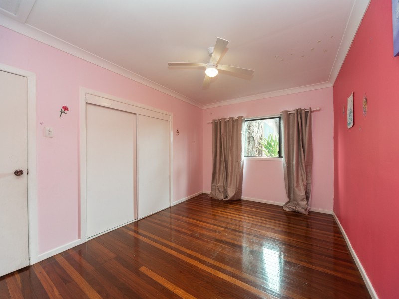 74 Central Street, Labrador QLD 4215