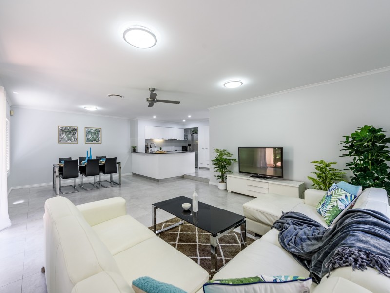 8862 Magnolia Drive East, Hope Island QLD 4212