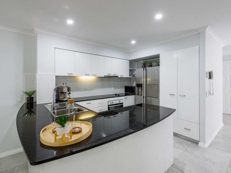 8862 Magnolia Drive East, Hope Island QLD 4212