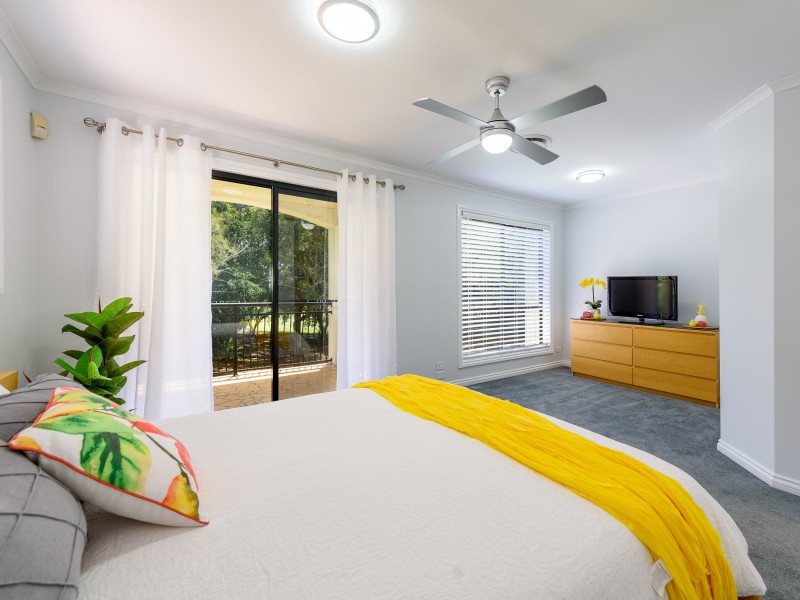 8862 Magnolia Drive East, Hope Island QLD 4212