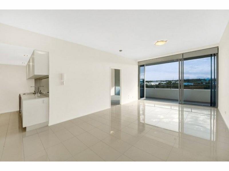 702/15 Compass Drive, Biggera Waters QLD 4216