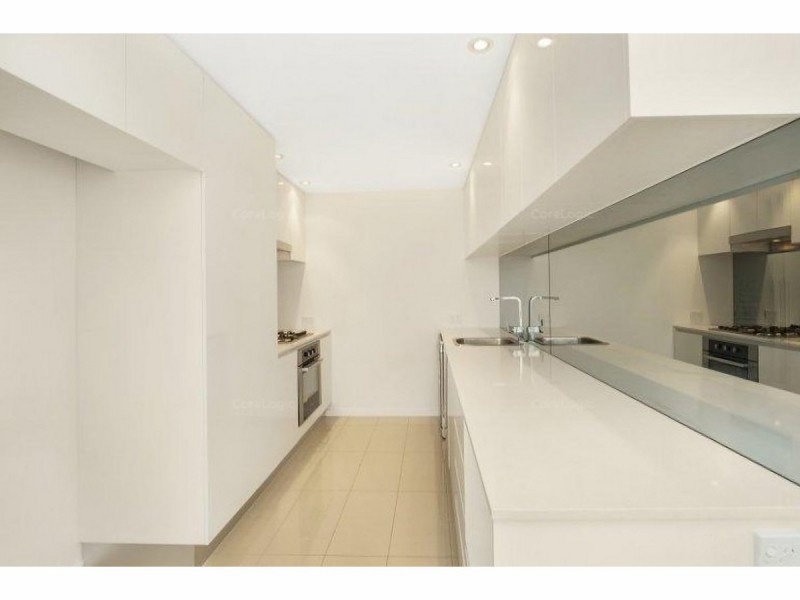 702/15 Compass Drive, Biggera Waters QLD 4216