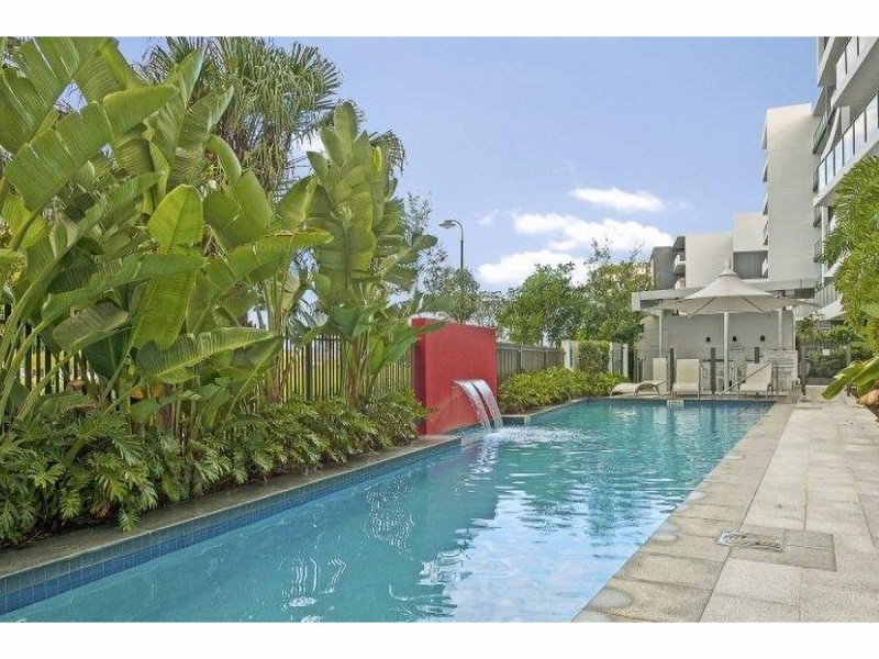 702/15 Compass Drive, Biggera Waters QLD 4216