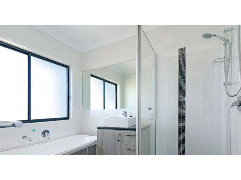 1 Adelaide Crescent, Ormeau Hills QLD 4208