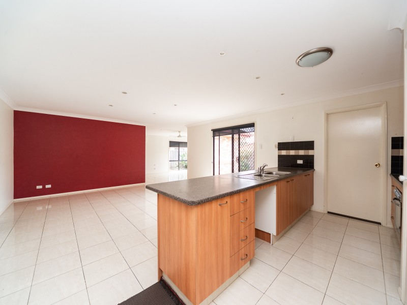 15 Sheffield Circuit, Pacific Pines QLD 4211