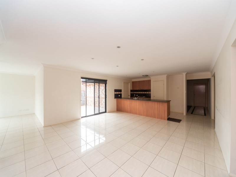 15 Sheffield Circuit, Pacific Pines QLD 4211