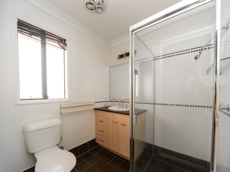 15 Sheffield Circuit, Pacific Pines QLD 4211