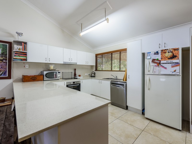 2/142 Oxley Drive, Paradise Point QLD 4216