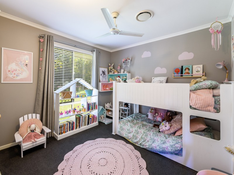 16 Rosswood Court, Helensvale QLD 4212